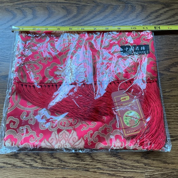 Yun Brocade of China silk scarf 
Gold and Red - Picture 8 of 10